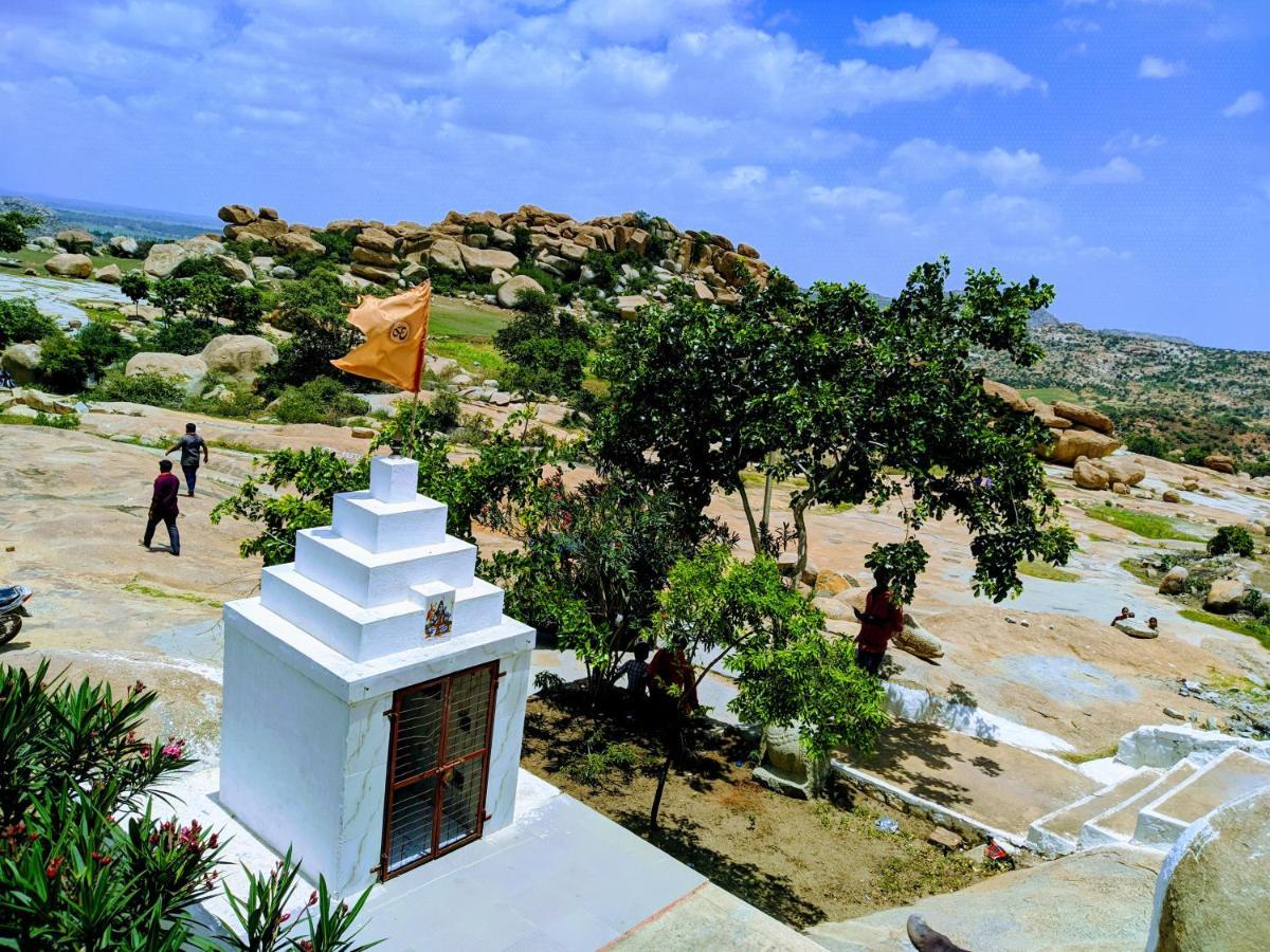 Hotel Varsha Hampi Εξωτερικό φωτογραφία