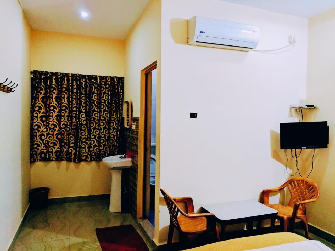 Hotel Varsha Hampi Εξωτερικό φωτογραφία