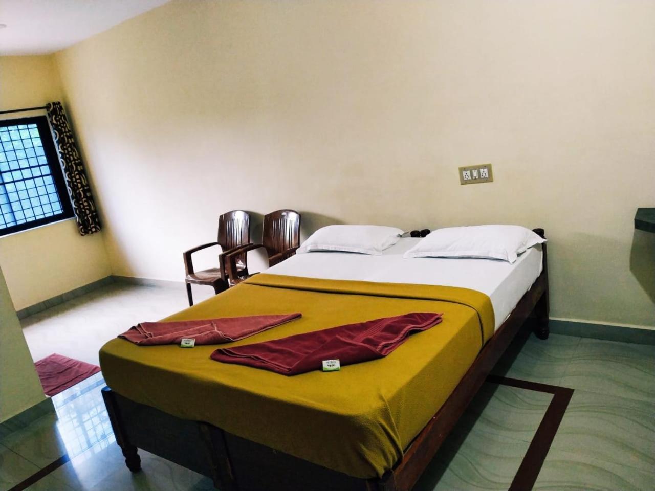 Hotel Varsha Hampi Εξωτερικό φωτογραφία