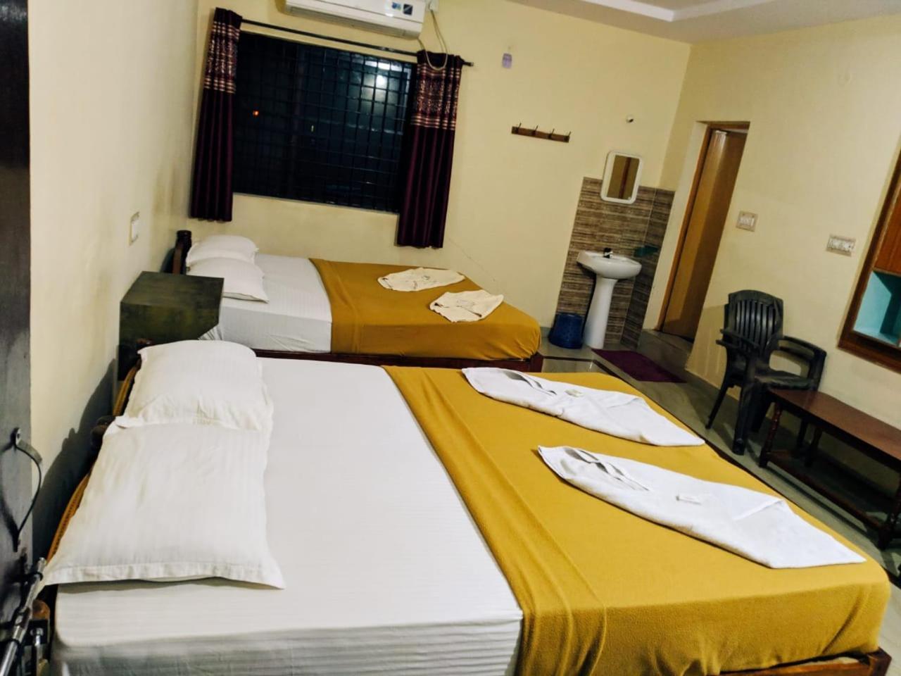 Hotel Varsha Hampi Εξωτερικό φωτογραφία