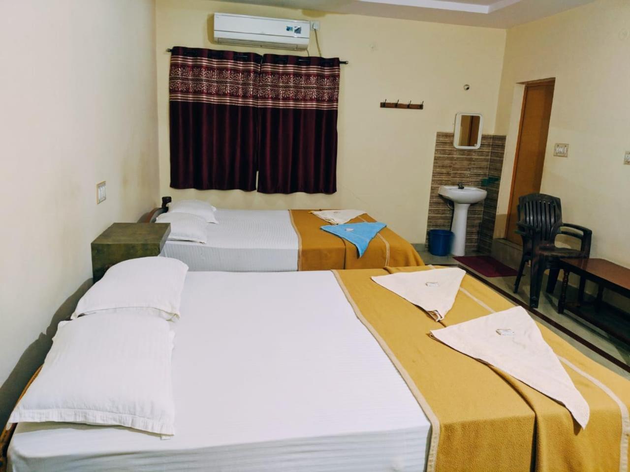Hotel Varsha Hampi Εξωτερικό φωτογραφία