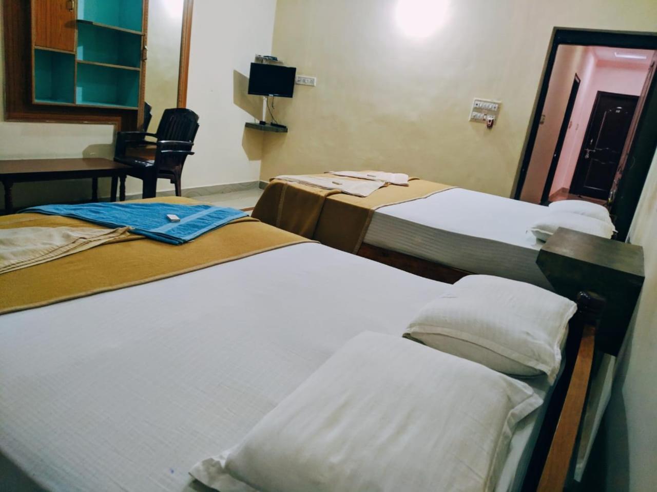 Hotel Varsha Hampi Εξωτερικό φωτογραφία