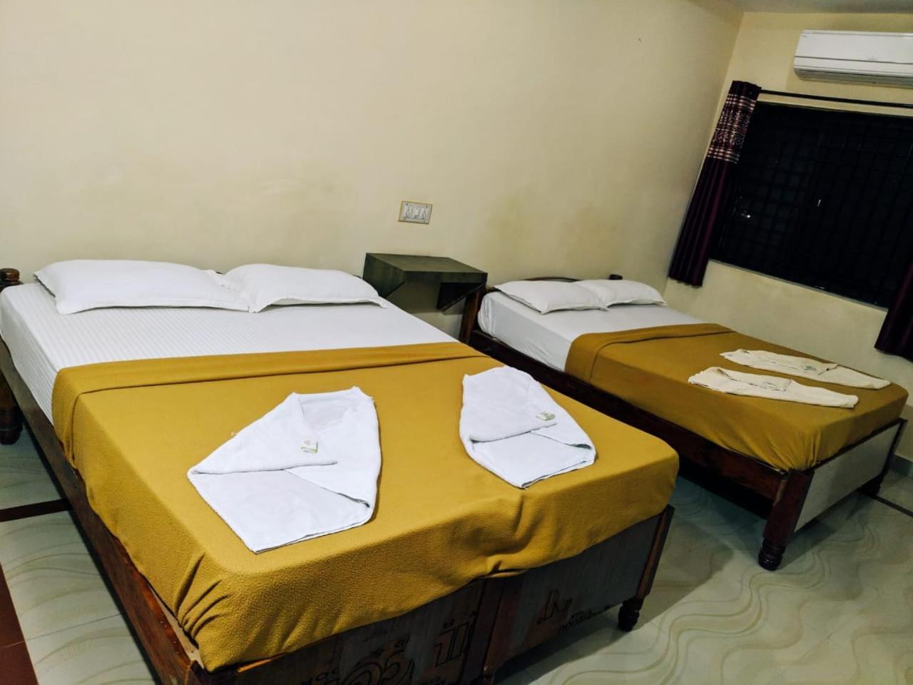 Hotel Varsha Hampi Εξωτερικό φωτογραφία