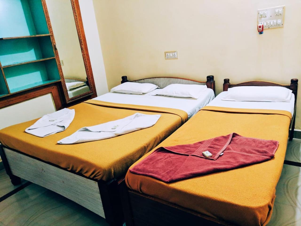 Hotel Varsha Hampi Εξωτερικό φωτογραφία