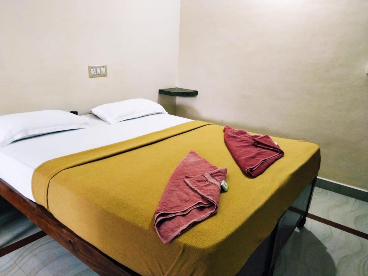 Hotel Varsha Hampi Εξωτερικό φωτογραφία
