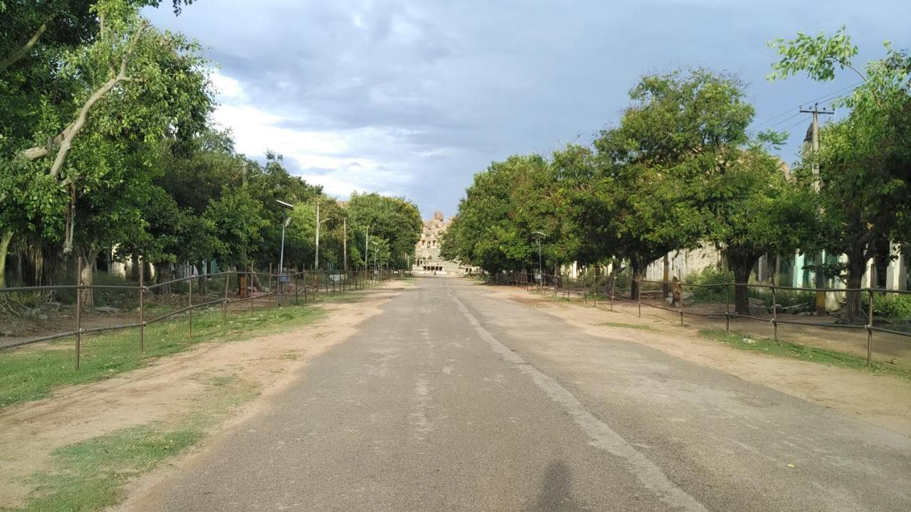Hotel Varsha Hampi Εξωτερικό φωτογραφία