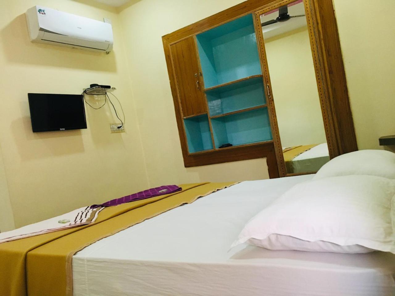 Hotel Varsha Hampi Εξωτερικό φωτογραφία