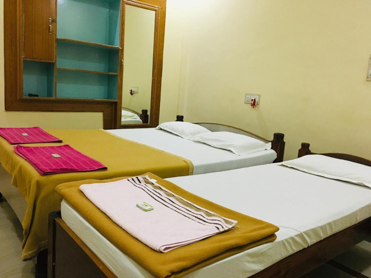 Hotel Varsha Hampi Εξωτερικό φωτογραφία