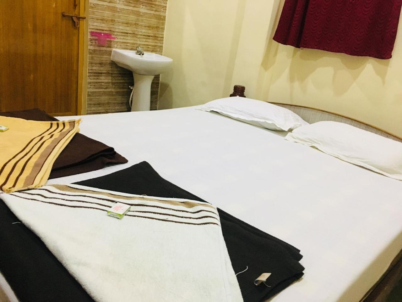 Hotel Varsha Hampi Εξωτερικό φωτογραφία